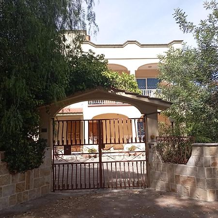 Casa Vacanze Il Carrubo Leporano Exterior foto