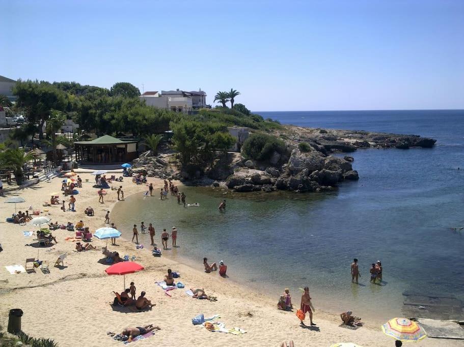 Casa Vacanze Il Carrubo Leporano Exterior foto